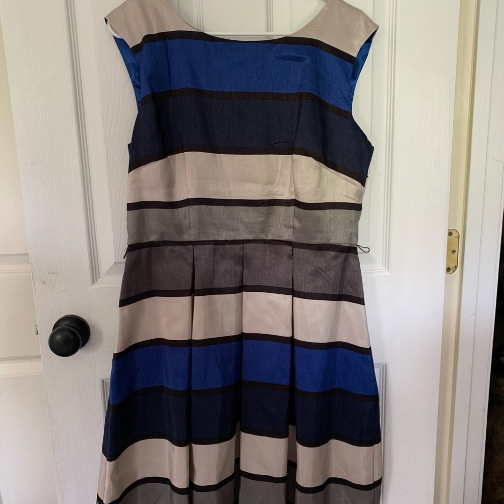 Danny & Nicole Sleeveless Dress SZ. 14